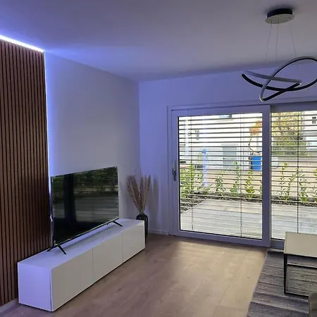 Moderne Am Rhein * Κόμπλεντς